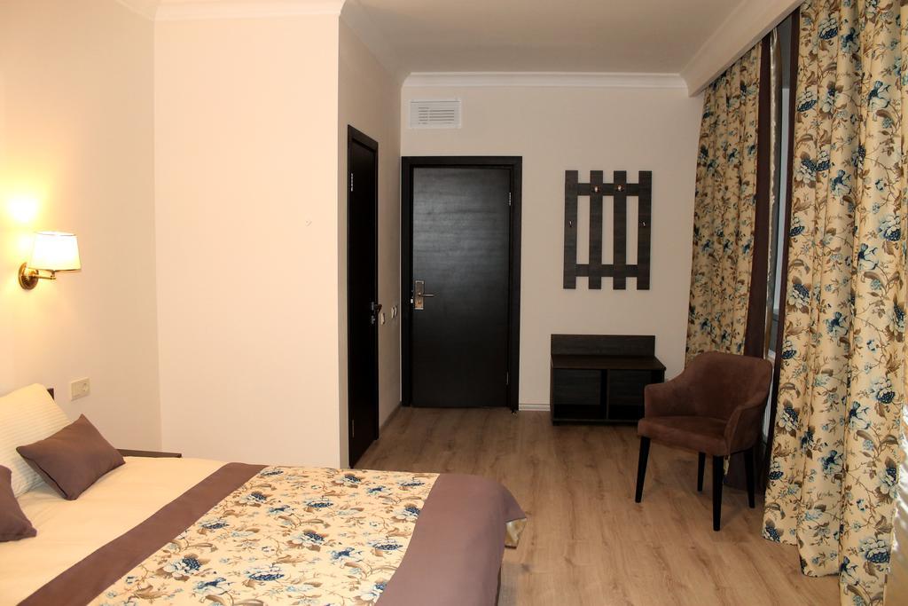 Non-Stop Economy Hotel Boryspilʼ Eksteriør billede