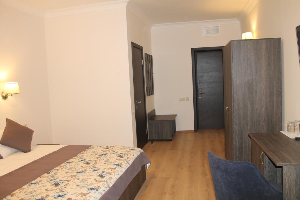 Non-Stop Economy Hotel Boryspilʼ Eksteriør billede