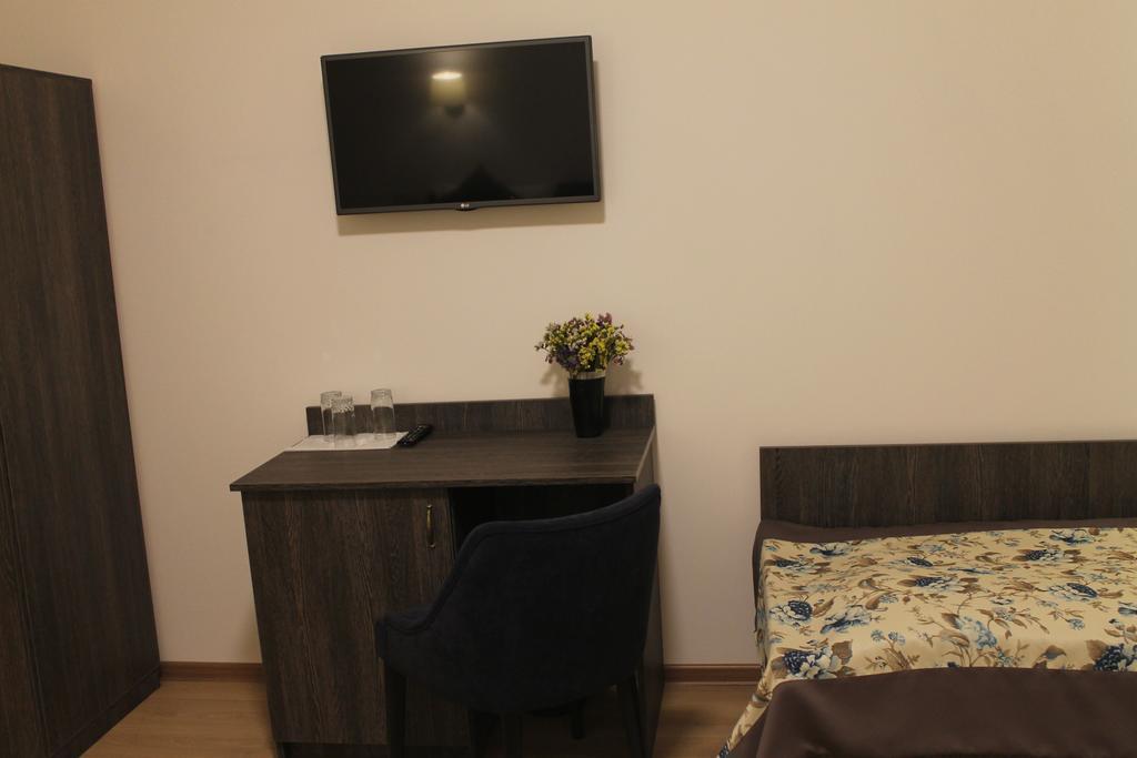 Non-Stop Economy Hotel Boryspilʼ Eksteriør billede