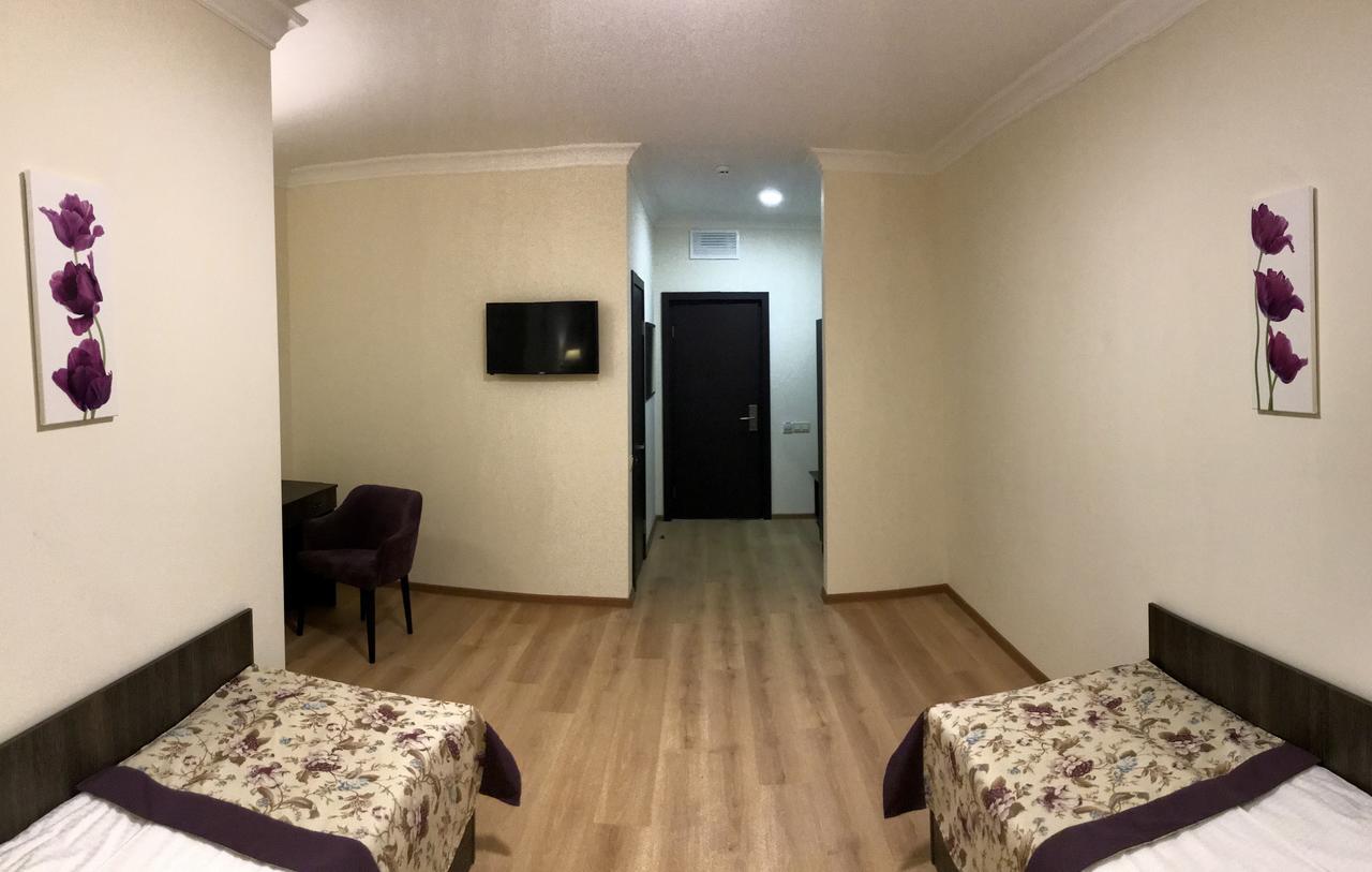 Non-Stop Economy Hotel Boryspilʼ Eksteriør billede