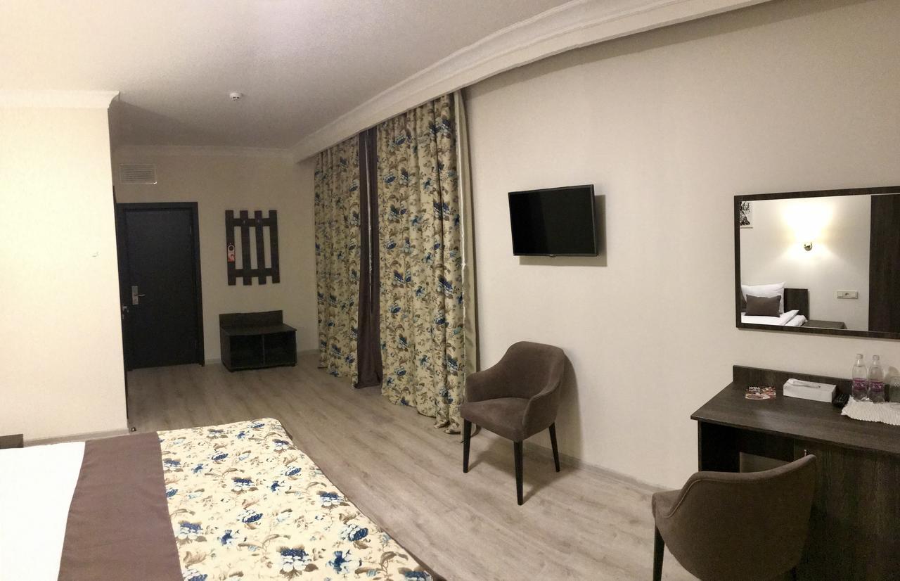 Non-Stop Economy Hotel Boryspilʼ Eksteriør billede