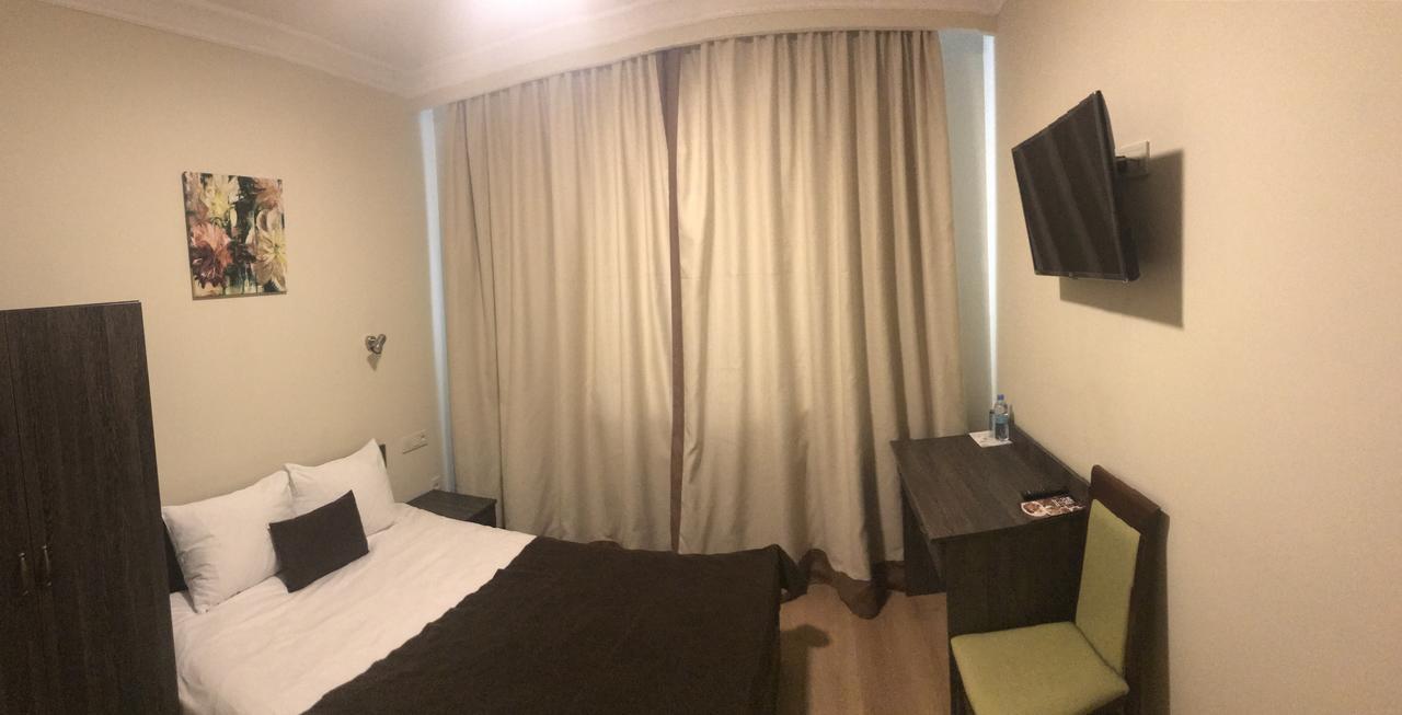 Non-Stop Economy Hotel Boryspilʼ Eksteriør billede