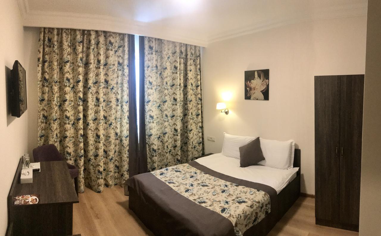 Non-Stop Economy Hotel Boryspilʼ Eksteriør billede