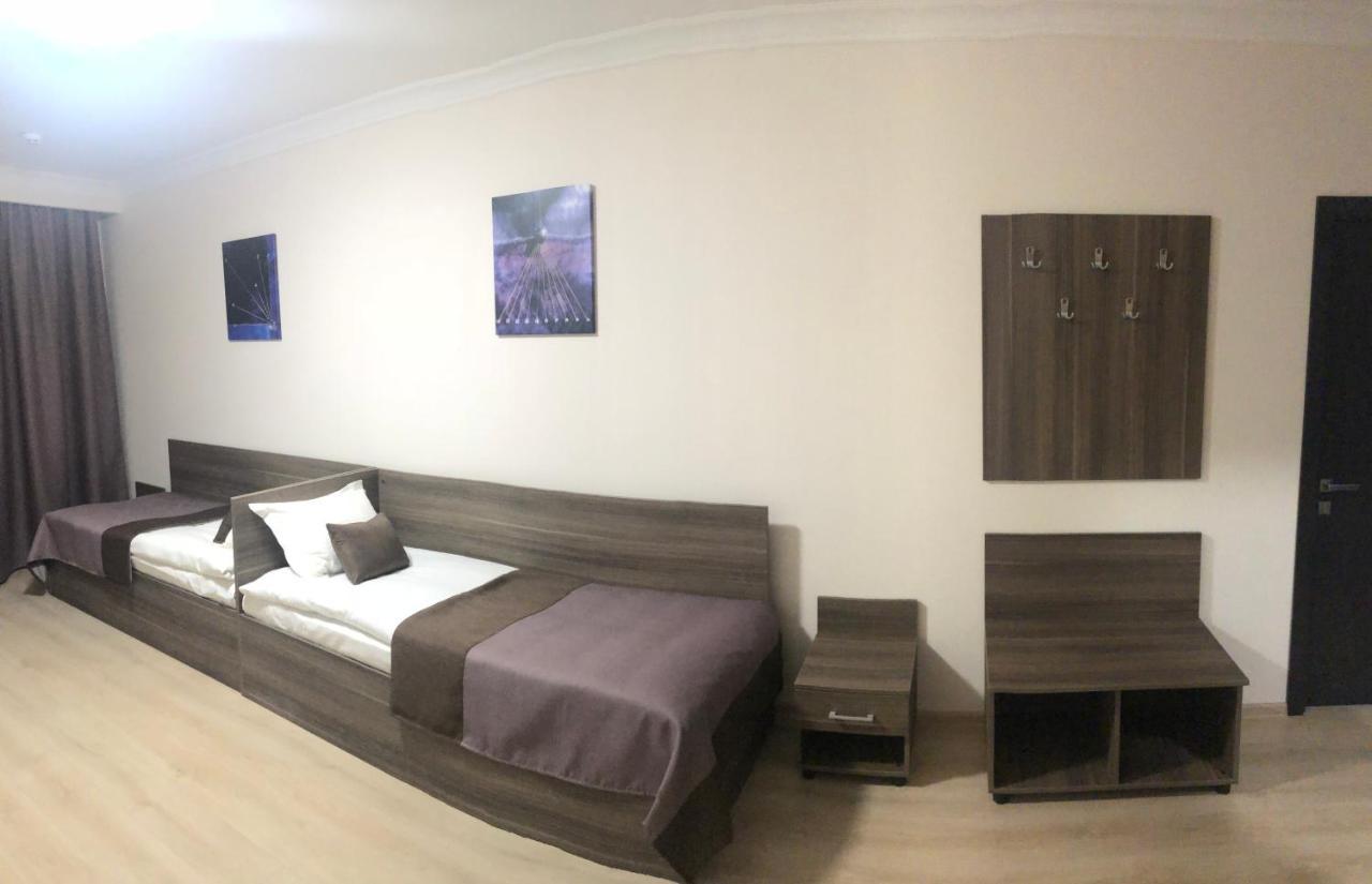 Non-Stop Economy Hotel Boryspilʼ Eksteriør billede