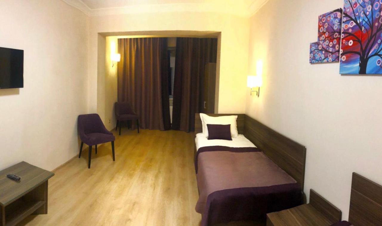 Non-Stop Economy Hotel Boryspilʼ Eksteriør billede