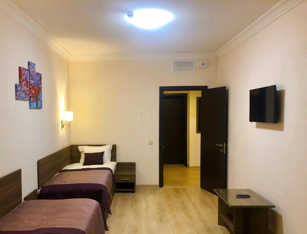 Non-Stop Economy Hotel Boryspilʼ Eksteriør billede